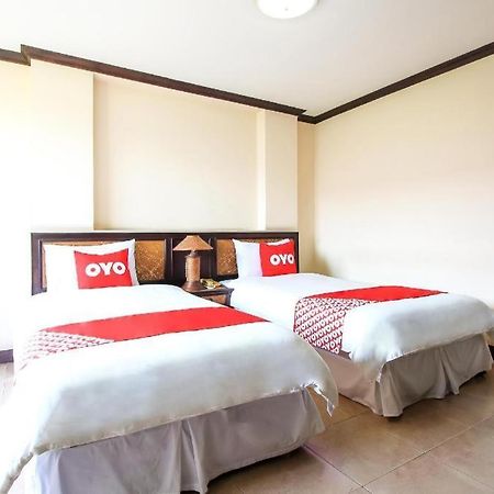 Oyo 383 White Inn Hotel Ban Khlong Lat Bua Khao Exterior photo